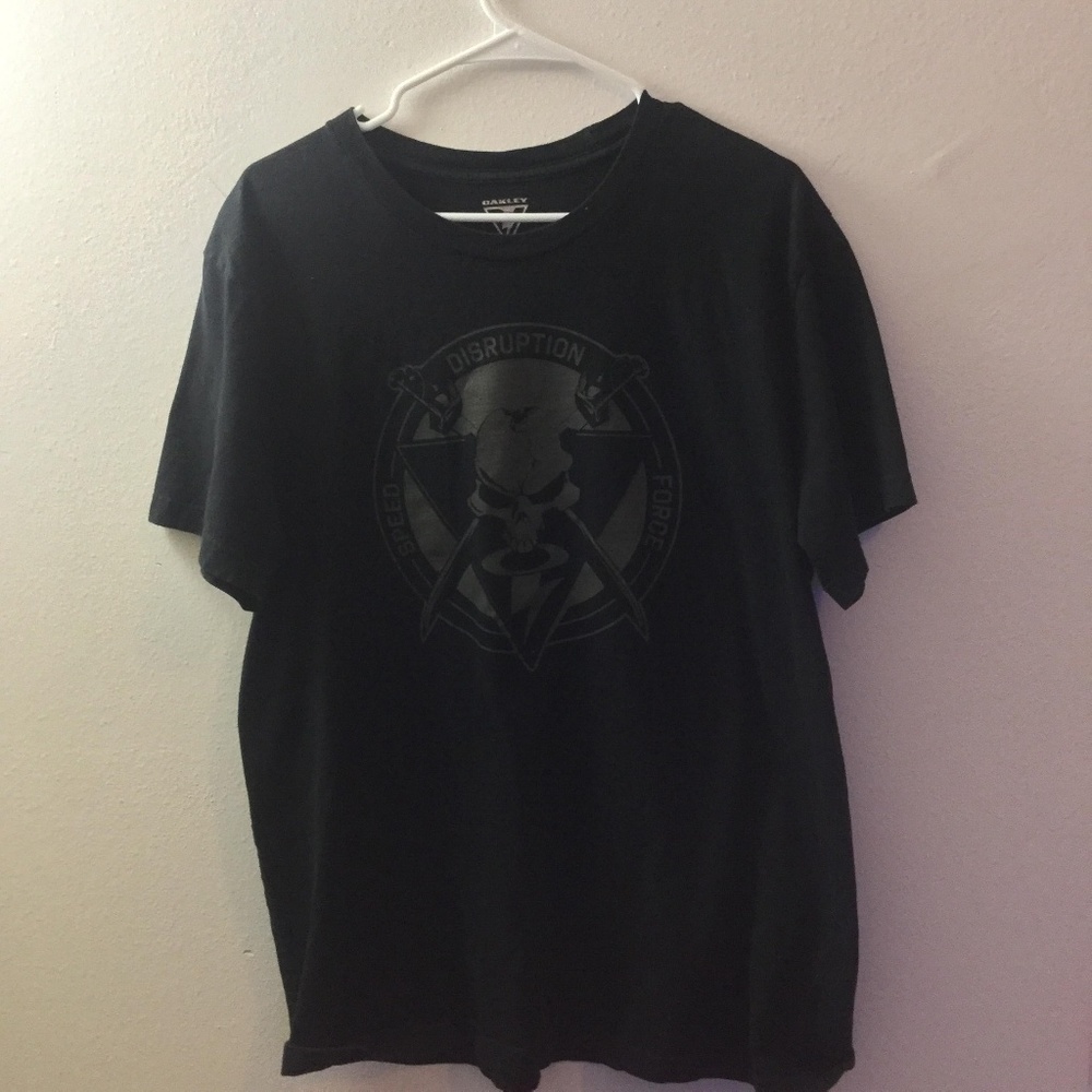 Oakley tee
